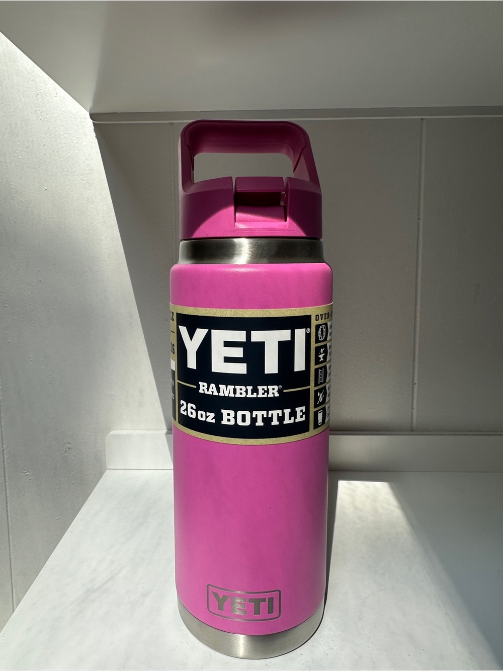 Yeti Rambler 26 oz Bottle - Wildflower Fuchsia. NWT